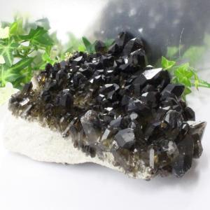 モリオン クラスター 黒水晶 魔除け 邪気払い 原石 鉱石 ラフ モリオン