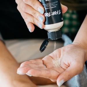 公式 LUSH 素足のTブレイク パパの足 フ...の詳細画像2