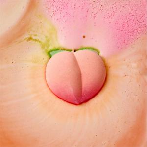 LUSH ピーチィボム バスボム 発泡 入浴剤...の詳細画像1
