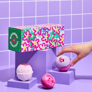 LUSH ブルーミング ビューティフル ギフト...の詳細画像1