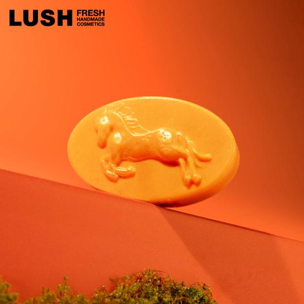 LUSH ホースパワー マッサージバー 2026 限定 お正月 年賀 お年始 ボディバター 保湿 ギ...