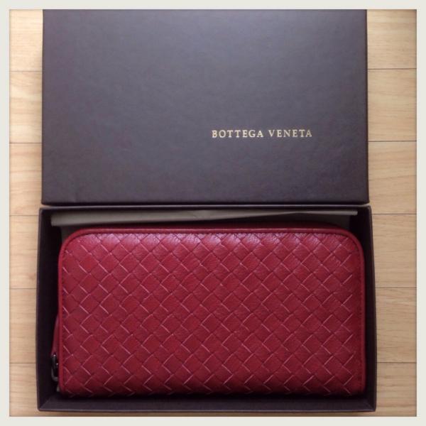 bottega veneta　長財布　ラウンドファスナー　Red　在庫あり