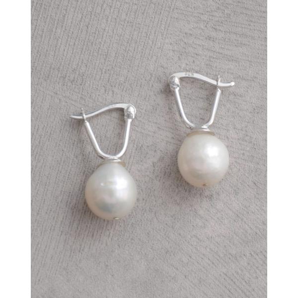 mounir (ムーニエ) バロックパールピアス シルバー