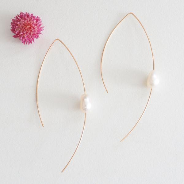 【SALE】mounir ムーニエ フィッシュフックピアス バロックパール