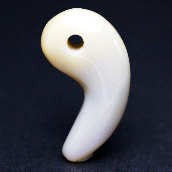 勾玉 瑪瑙　(アゲード)　30mm　