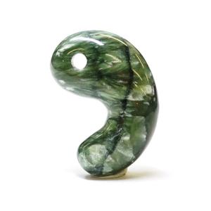 古代勾玉 セラフィナイト 20×14×8mm １個売り クリノクロア 斜緑泥石 天然石 パワーストー...