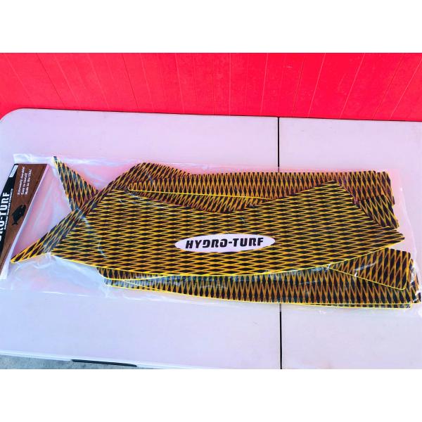 《HT62CD2TPBKYL》HYDRO-TURF KAWASAKI DECK MAT 2-TONE...
