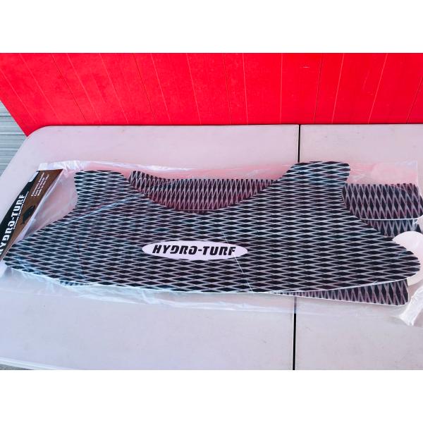 《HT64CD2TPBKWT》HYDRO-TURF DECK MAT CUT DIA  STX 15...