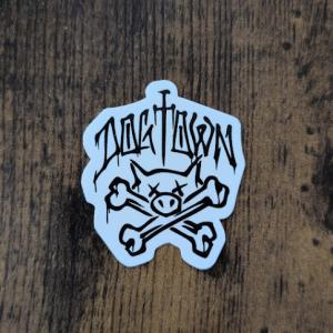 【ST-1027】Dogtown Skateboard ドッグタウン STICKER スケートボード ステッカー PIG&CROSS BONES 4.1cm