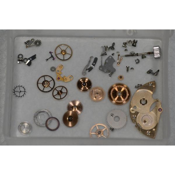 スイス製標準腕時計（オメガ、ロンジン、ラドー）O/H基本