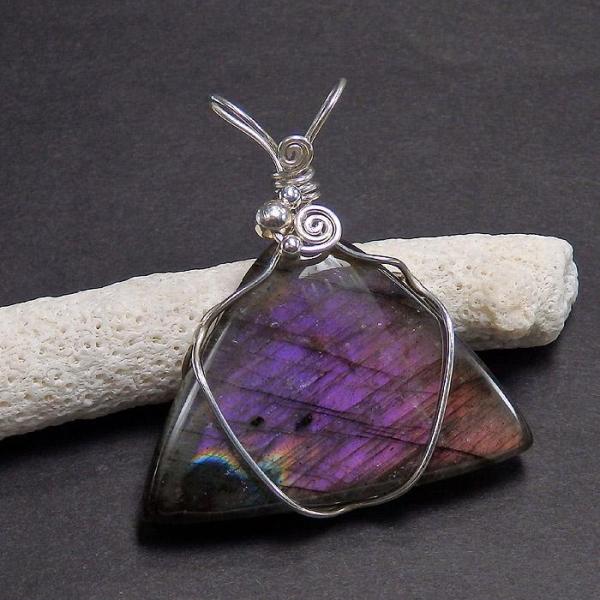 ラブラドライトのワイヤーペンダント