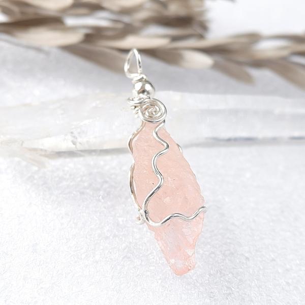 ナイジェリア産　モルガナイト原石のワイヤーペンダント 天然石アクセサリー　一点物