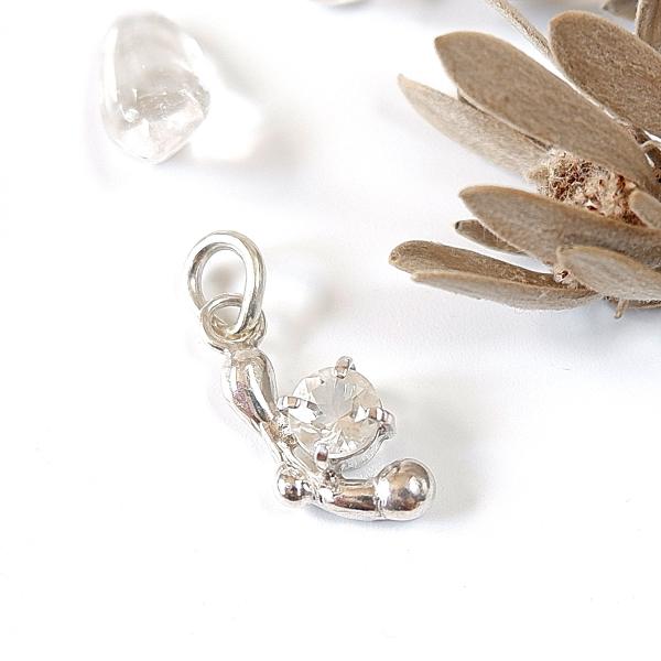 〜蛍光する希少オパール〜　ハイアライト・オパールのデザインペンダント　天然石アクセサリー　一点物　m...