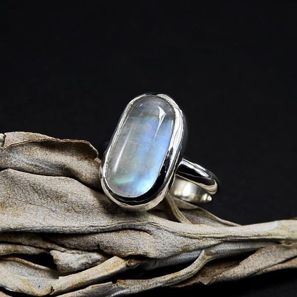 レインボームーンストーンのリング　13号  ＊天然石アクセサリー　指輪　一点物＊