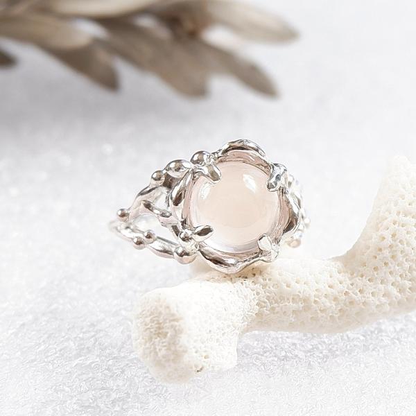 ローズクォーツのデザインリング　8.5号  天然石アクセサリー　指輪　一点物
