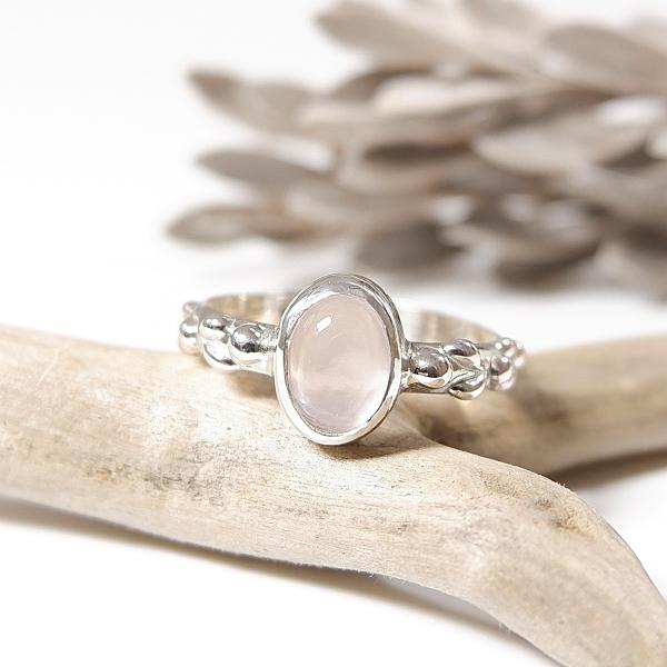 〜光の条線〜ローズクォーツの粒飾りリング　約11.5号 天然石アクセサリー　指輪　一点物