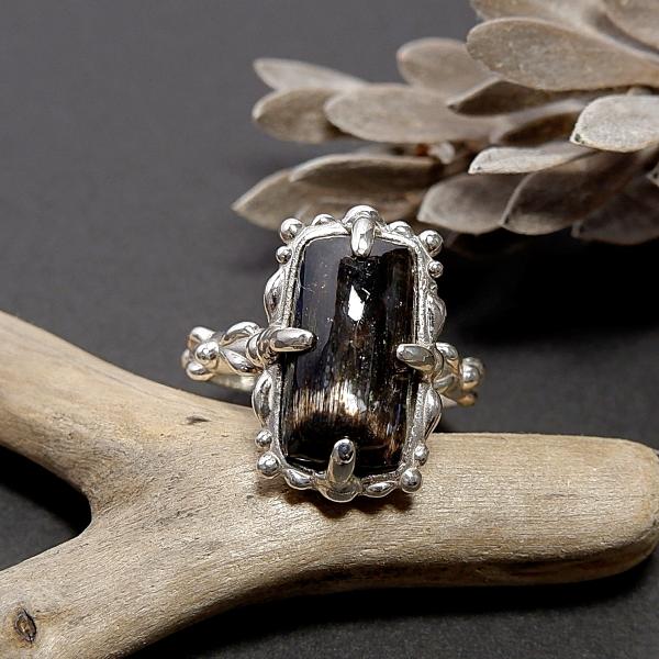 〜虹の輝き〜　レインボースキャポライトのデザインリング　12号　天然石アクセサリー　一点物