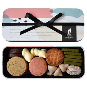 ラデュレ マドモアゼル・ロワイヤル クッキー缶 by LADUREE