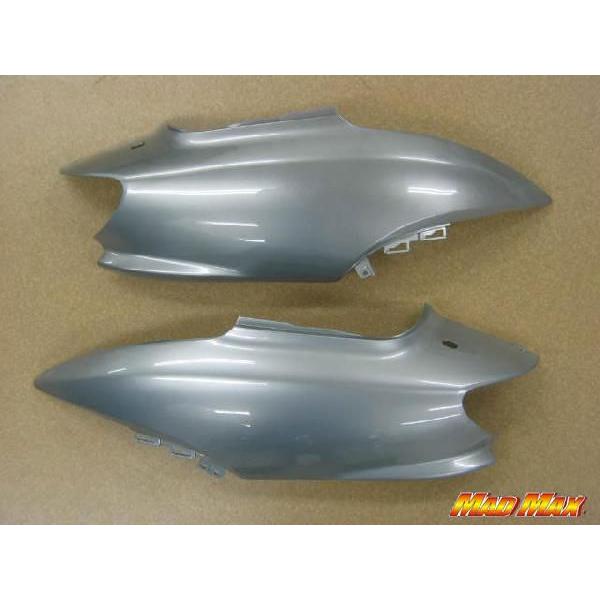 リモコンジョグ/ZRエヴォリューション(5KN-SA16J) ボディーカバー シルバー1 右