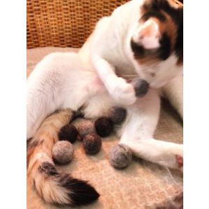 ナチュラル ねこ フェルトボール おもちゃ 1個の詳細画像2