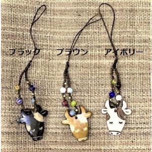 ハンドメイド　牛　デザインA　ストラップ　バッグチャーム　丑　キーチェーン　　