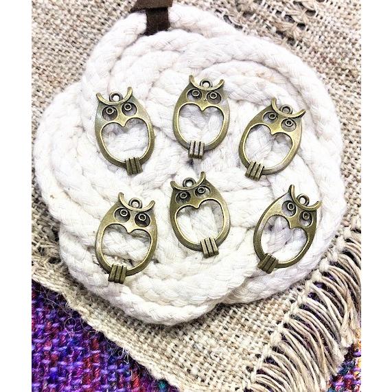 メタルチャーム　アンティークゴールド　フクロウ　6個入り