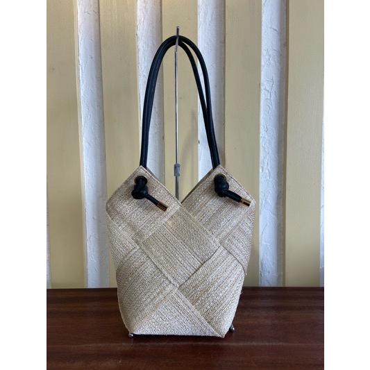 VIOLA d&apos;ORO/ヴィオラドーロ　アバカメッシュトートバッグ　V-8486 ナチュラル×ブラッ...