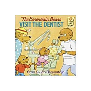 The Berenstain Bears Visit the Dentist (Paperback)