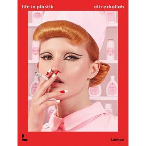 LIFE IN PLASTIC (Hardcover)