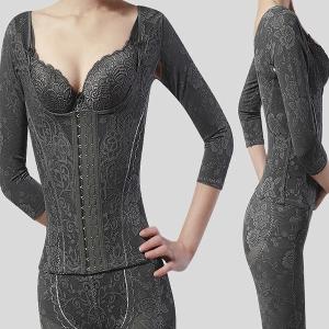 二の腕も一気にシェイプできる上半身集中インナー。