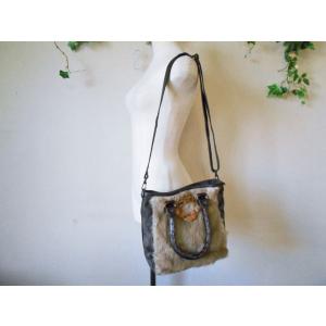 L'EST ROSE（レストローズ） LEST ROSE 替え襟 フェイク ファー 使用