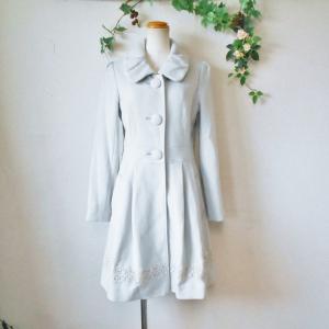 L'EST ROSE（レストローズ） LEST ROSE 替え襟 フェイク ファー 使用