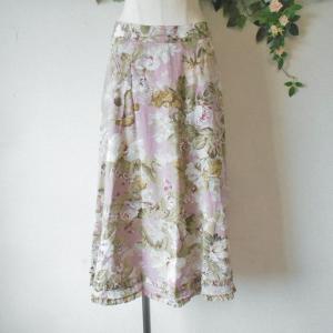 INGEBORG（インゲボルグ） バック プリーツ 花柄 の 素敵 な 秋冬 向き