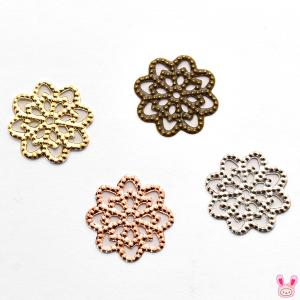 アクセサリーパーツ　透かしパーツ　スカシパーツ　13mm　フラワー　2個　「在庫限り」