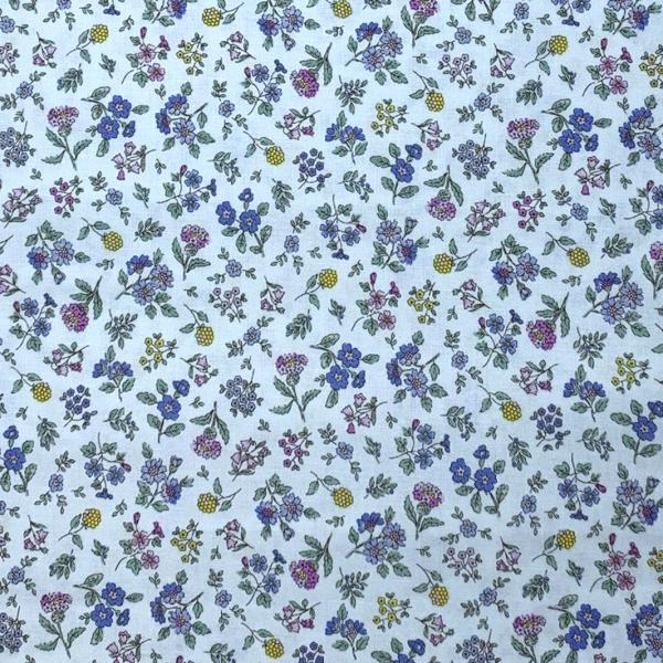 イブキ　秋の小花柄　Dブルー系　N-99096-2　シーチング生地　(88)　(50cm以上10cm...