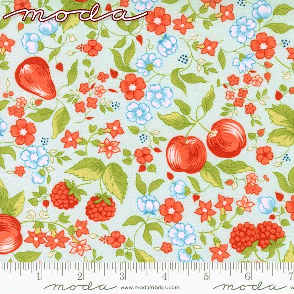 Moda　赤い実のフルーツ　14ブルー系　10cm単位　生地　切り売り　20461　モダ　(83)　...