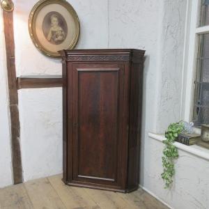 イギリス アンティーク 家具 コーナーキャビネット 飾り棚 収納 木製