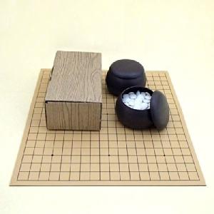 囲碁盤セット ゴム盤の碁盤（日本棋院取扱） とプラスチック碁笥・碁石（約6mm厚） 普及セット｜mantendo9