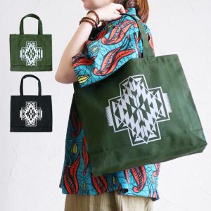バティック インドネシア 【再販】　インドネシアバティック　A4肩掛けバッグ　ハンドメイド 折りたたみ 送料 〈グリーン〉 エコバッグ エコバッグ・サブバッグ