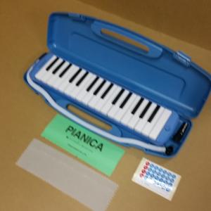 在庫処分♪　ピアニカ　曲集付　東海楽器製造　♪