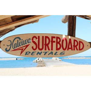 ハレイワサーフボードレンタル（サインボード）　ハワイ Haleiwa 木製看板 SURFBOAD　｜marine-guide