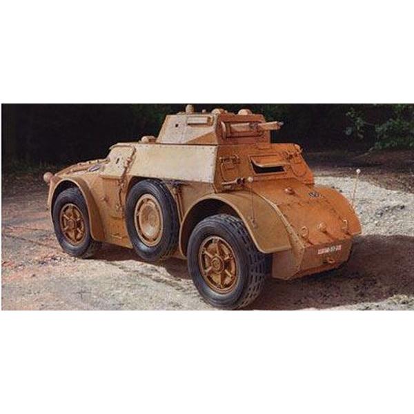イタレリ 1/ 35 アウトブリンダ AB40 装甲戦車[38482]