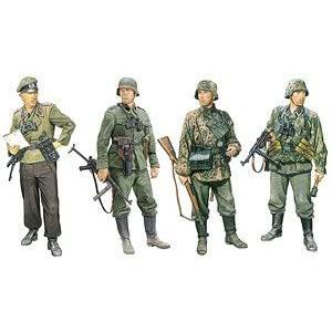 ドラゴン  DR6692   1/35スケール   ドイツ武装親衛隊兵士東部戦線 4体セットプラモデ...
