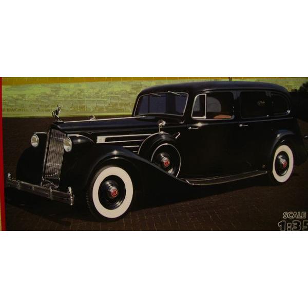 ICM 1/35 パッカード12最高指導者乗用車1936年型