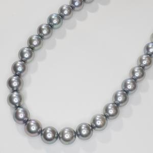 あこや本真珠ネックレスとイヤリングのセット シルバー製の薔薇型留め  