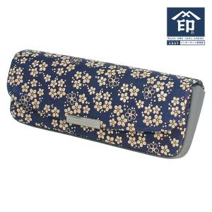 印伝 甲州印伝 印傳屋 上原勇七 メガネケース メガネ入れ 4206 忘れな草 紺地×白漆 鹿革 本革 レザー 花柄 ブランド 夏ギフト お中元 贈り物 YM01