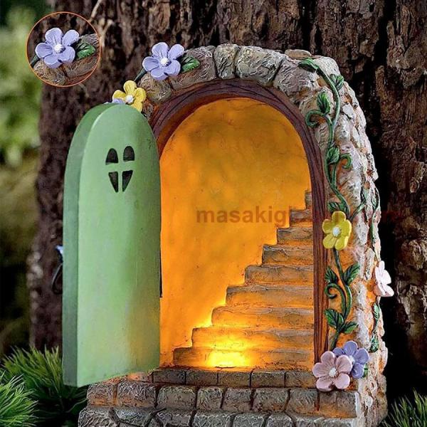 妖精のドア階段の太陽ガーデン樹脂の装飾 ミニチュアフェアリーガーデンソーラーストーンドア ソーラーラ...