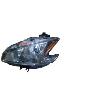 【並行輸入品】 OE Nissan Part# 260609N01A Driver Side Headlight Assembly Xeno