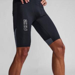 2XU（ツータイムズユー）　メンズ ライトスピード リアクト コンプレッションショート MA7050B-BLKWRF　ランニングウェア　BLK/WRF｜マツバラスポーツ ネットQ