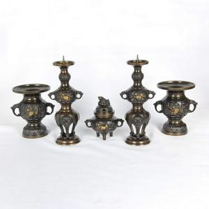 ゲキヤス仏壇店 華鋲卓 仏具 純金 上前彫 前卓 N 「西用」 7.0